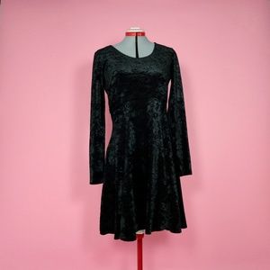 90s Black Velvet Long Sleeve Dress